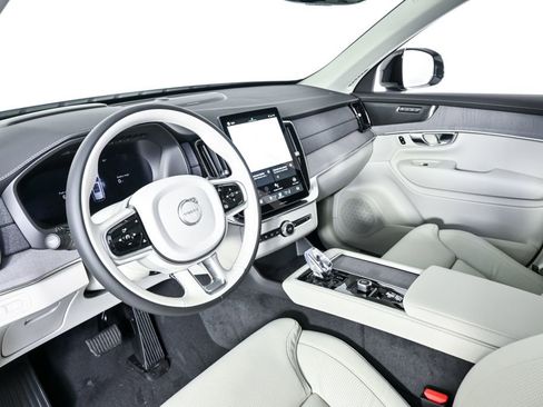 New 2026 Volvo XC90 T8 Ultra w/ Protection Package Premier image 4