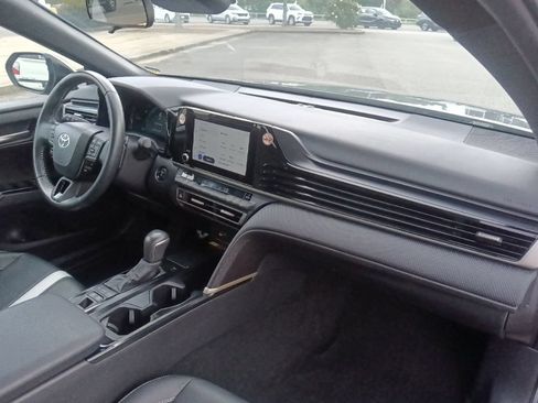 Used 2025 Toyota Camry SE FWD image 32