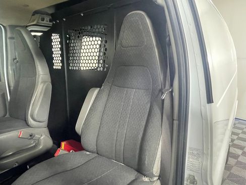 Used 2023 GMC Savana 2500 w/ Driver Convenience Package image 18