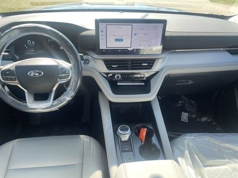 New 2026 Ford Explorer Active w/ Active Comfort Package AWD/4WD image 3