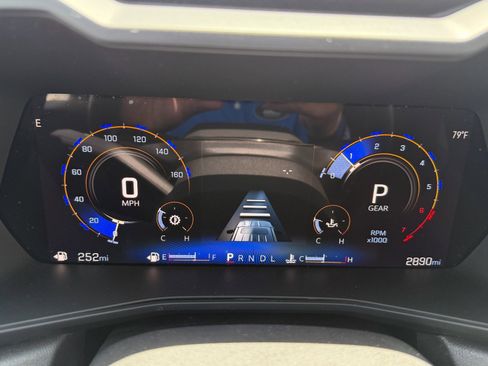 Used 2024 Chevrolet Colorado W/T RWD image 9