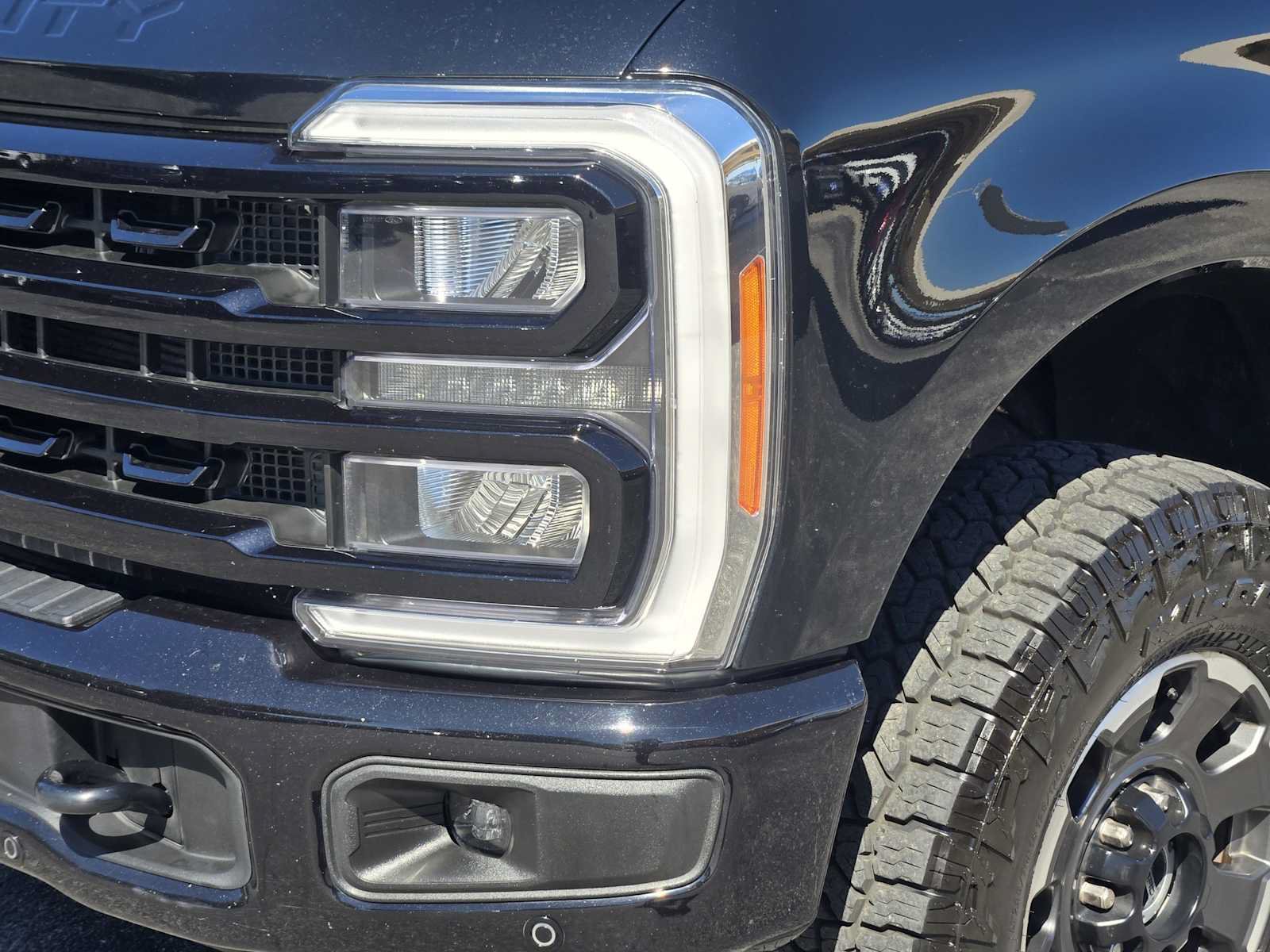 Used 2023 Ford F250 Lariat w/ Lariat Ultimate Package AWD/4WD image 9