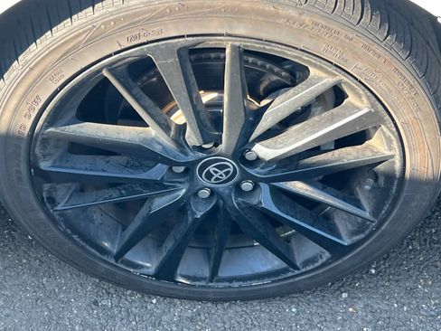 Used 2022 Toyota Camry XSE FWD image 15