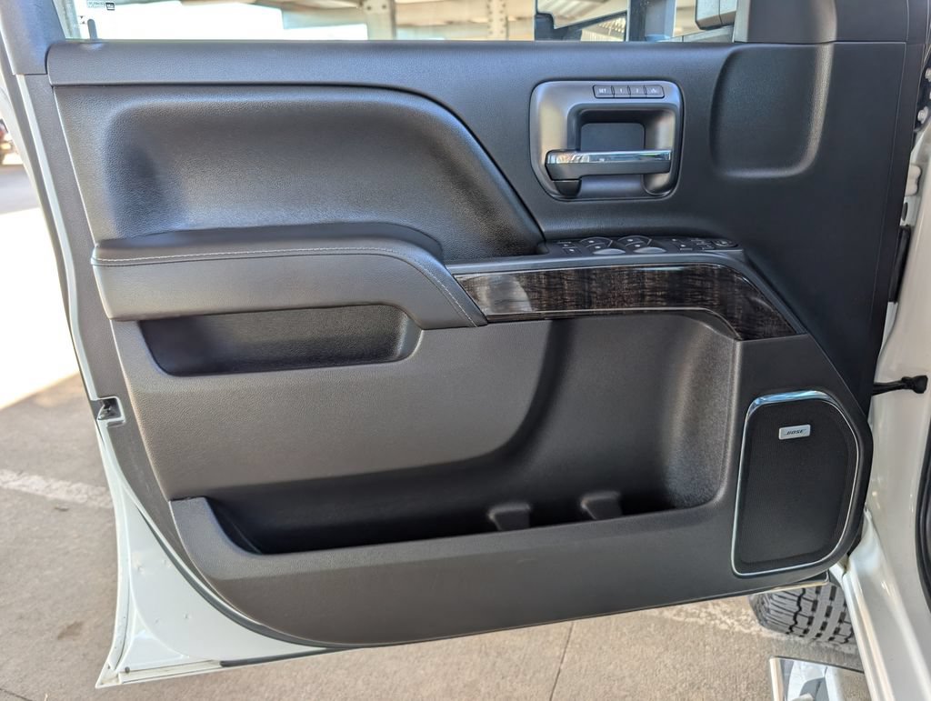 Used 2016 GMC Sierra 2500 Denali w/ Duramax Plus Package AWD/4WD image 17