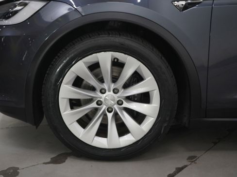 Used 2018 Tesla Model X 100D AWD/4WD image 29