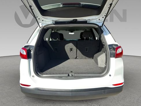 Used 2020 Chevrolet Equinox LS image 18