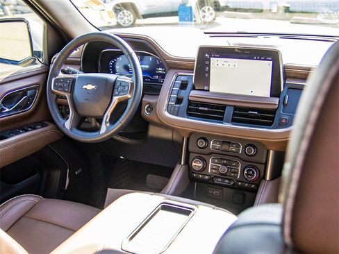 Used 2024 Chevrolet Suburban High Country image 28