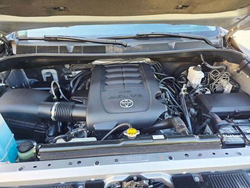 Used 2017 Toyota Tundra SR5 w/ SR5 Upgrade Package image 46