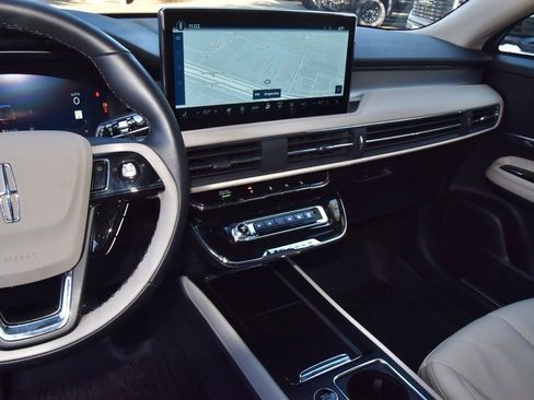 Certified 2025 Lincoln Corsair AWD w/ Equipment Group 101A image 27