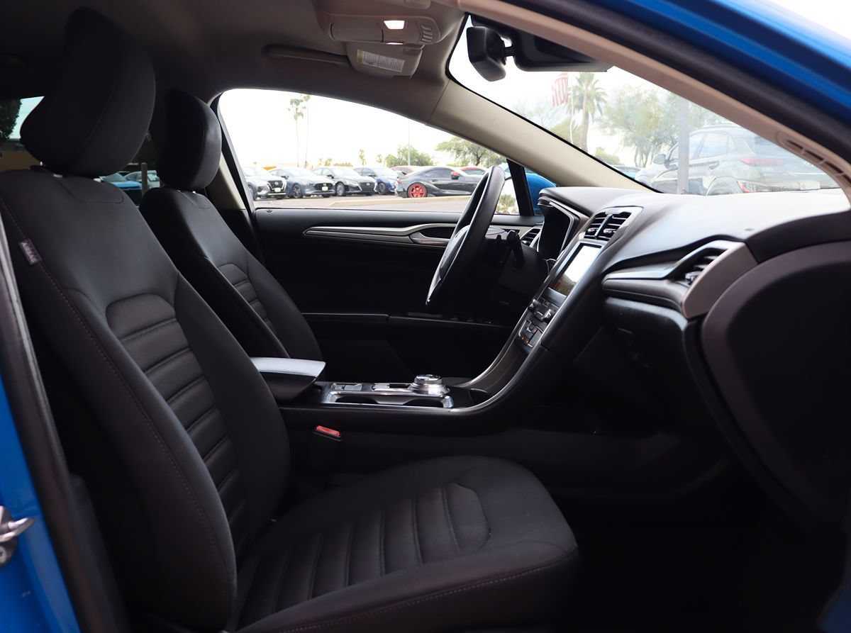 Used 2019 Ford Fusion SE FWD image 34