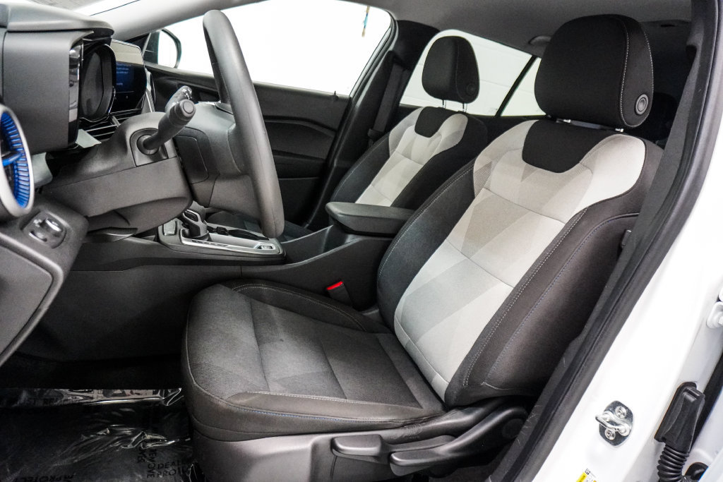 Used 2025 Chevrolet Trax LS FWD image 6