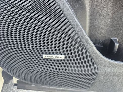 Used 2015 Subaru Forester 2.5i Touring w/ Eyesight & Navigation System image 24