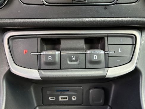 Used 2023 GMC Terrain SLT image 24