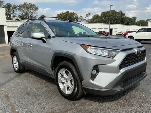Used 2021 Toyota RAV4 XLE image 10