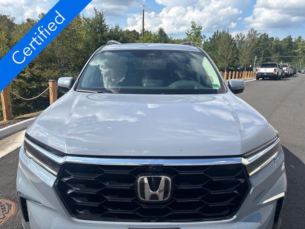 Used 2025 Honda Pilot Elite image 2