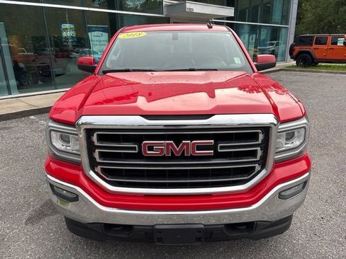 Used 2018 GMC Sierra 1500 SLE w/ SLE Value Package AWD/4WD image 8