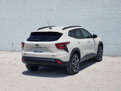 New 2026 Chevrolet Trax RS w/ Driver Confidence Package FWD image 4
