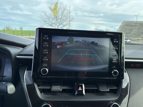 Used 2020 Toyota Corolla LE FWD image 18