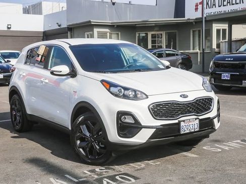 Used 2022 Kia Sportage LX w/ LX AWD Value Edition Package image 2