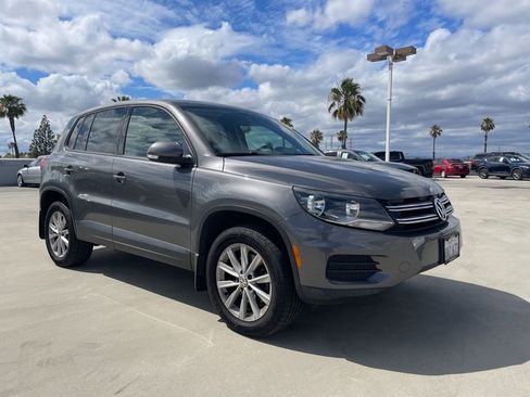 Used 2017 Volkswagen Tiguan Limited w/ Alloy Wheels Package AWD/4WD image 1