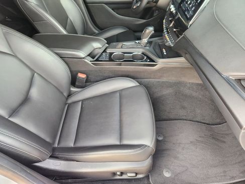 Used 2022 Cadillac CT4 Luxury image 13