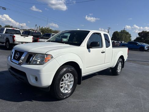 Used 2014 Nissan Frontier SV w/ SV Value Truck Package AWD/4WD image 2