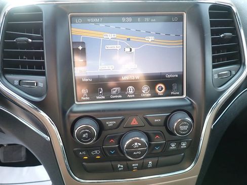 Used 2015 Jeep Grand Cherokee Limited w/ Trailer Tow Group IV AWD/4WD image 10