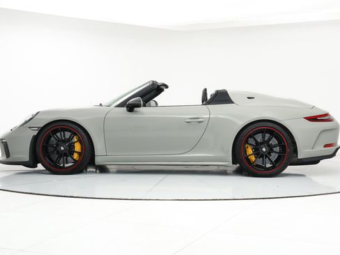 Used 2019 Porsche 911 Speedster RWD image 2