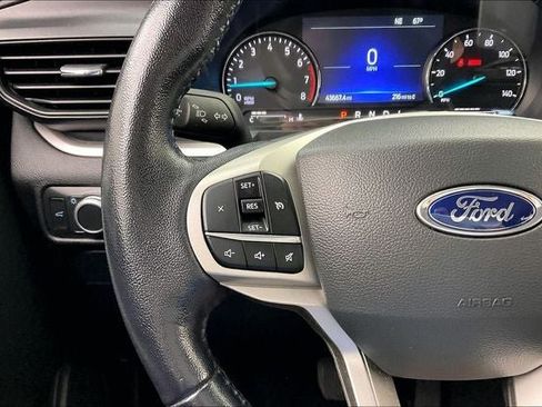 Used 2022 Ford Explorer XLT AWD/4WD image 22