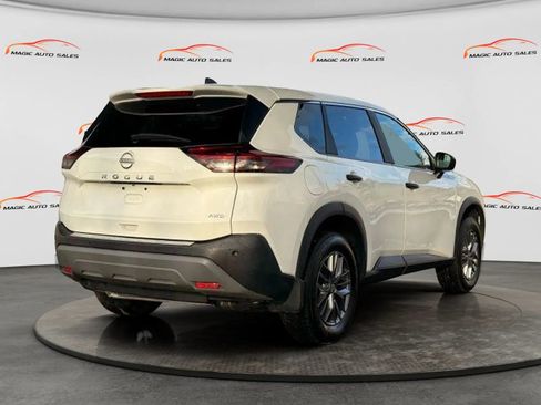 Used 2023 Nissan Rogue S image 9