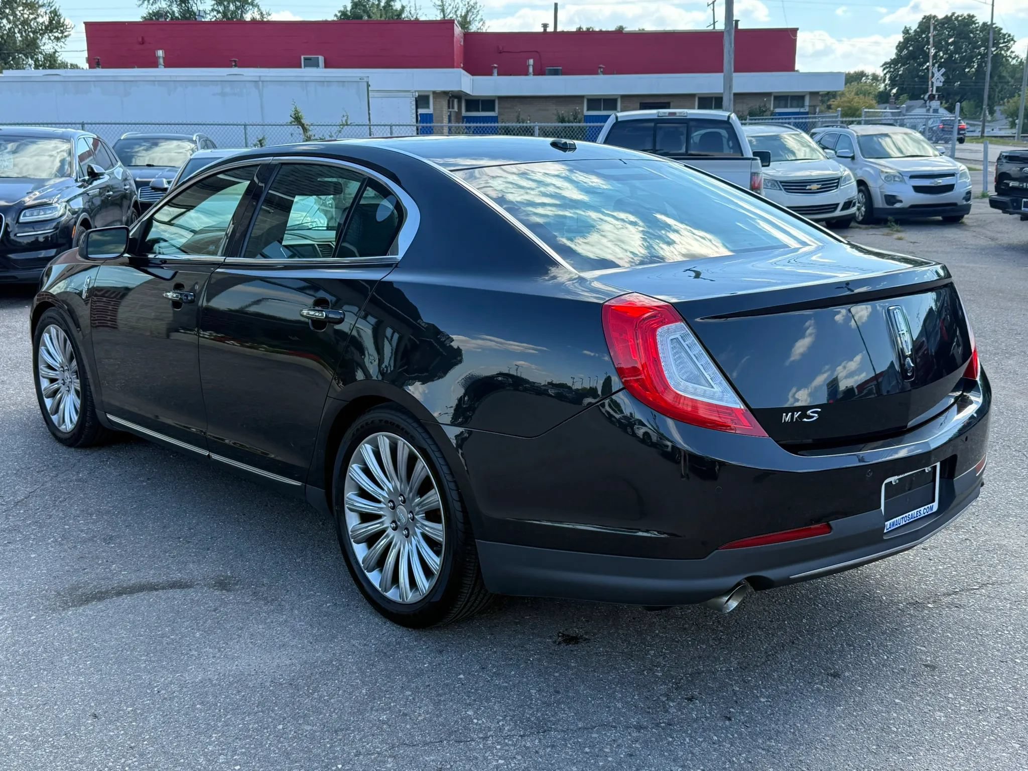 Used 2013 Lincoln MKS AWD image 7