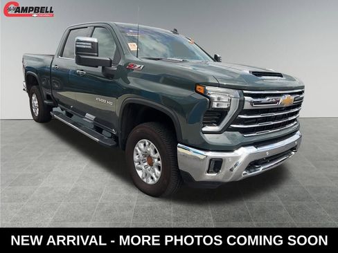 Used 2025 Chevrolet Silverado 2500 LTZ w/ LTZ Plus Package image 7