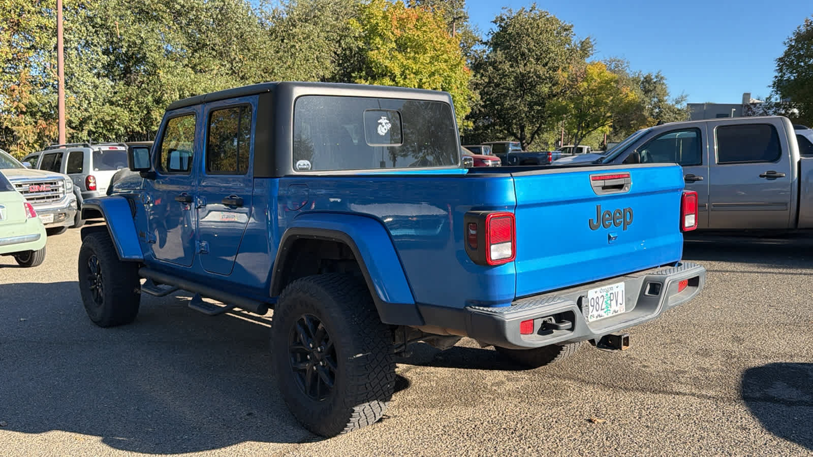Used 2023 Jeep Gladiator Sport AWD/4WD image 7