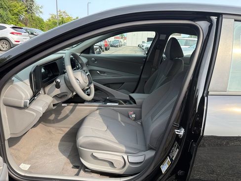 New 2026 Hyundai Elantra SE FWD image 13