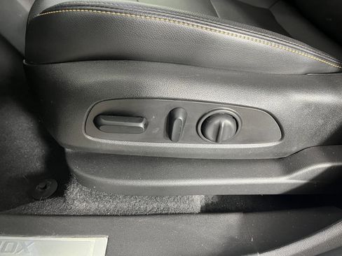 Used 2020 Chevrolet Equinox Premier AWD/4WD image 19