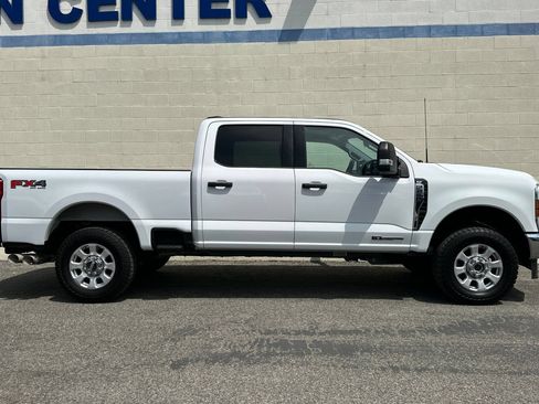 Used 2024 Ford F250 XLT w/ FX4 Off-Road Package AWD/4WD image 3