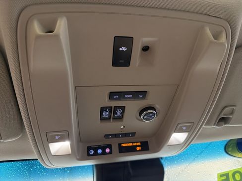 Used 2020 Cadillac Escalade ESV Luxury image 31