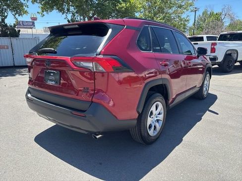 Used 2021 Toyota RAV4 LE AWD/4WD image 6