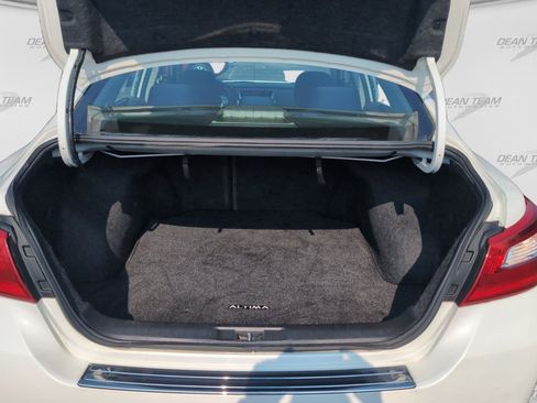 Used 2016 Nissan Altima 2.5 SV FWD image 9