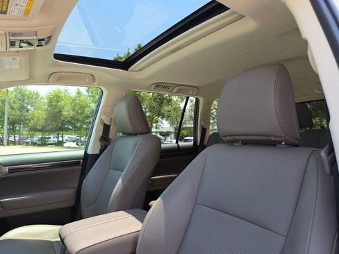 Used 2022 Lexus GX 460 Luxury w/ Sport Design Package AWD/4WD image 24