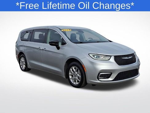 Certified 2024 Chrysler Pacifica Touring-L FWD image 1