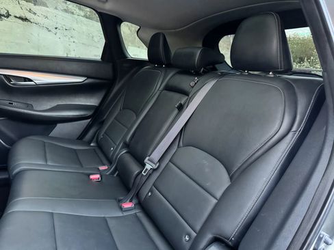 Used 2019 INFINITI QX50 Luxe FWD image 22