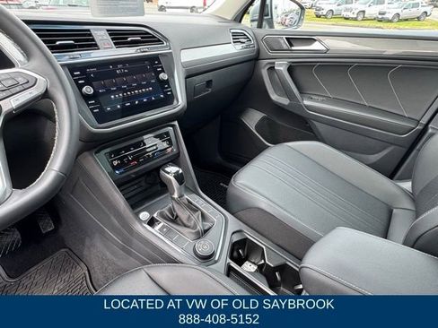 Certified 2023 Volkswagen Tiguan SE w/ Panoramic Sunroof Package AWD/4WD image 32