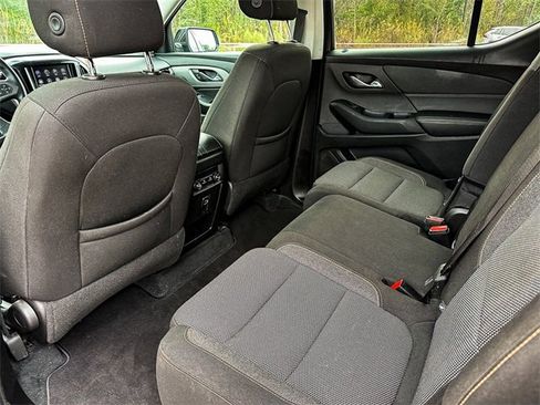 Used 2021 Chevrolet Traverse LS image 29