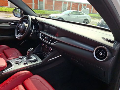 Used 2023 Alfa Romeo Stelvio Veloce AWD/4WD image 11
