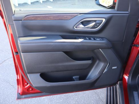 Used 2021 Chevrolet Suburban High Country image 17