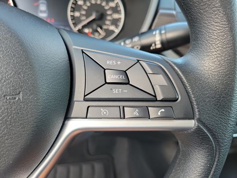 Used 2024 Nissan Altima 2.5 SV FWD image 22