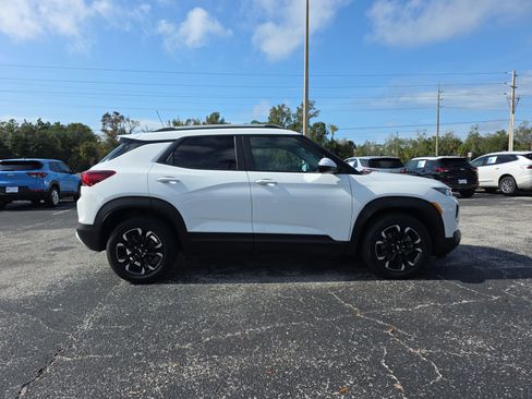 Used 2022 Chevrolet TrailBlazer LT w/ Convenience Package image 3