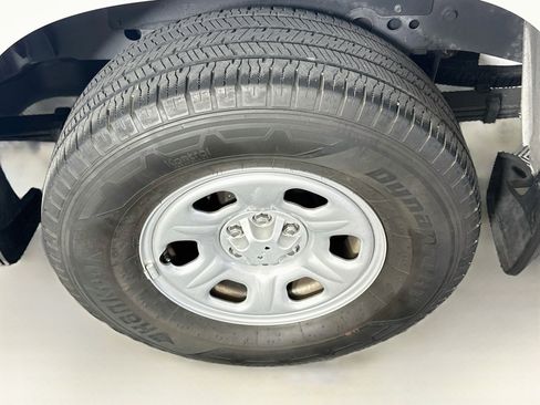 Used 2023 Nissan Frontier S w/ Technology Package RWD image 11