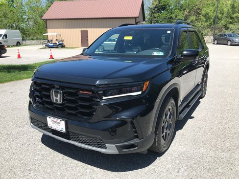 Used 2023 Honda Pilot TrailSport image 4